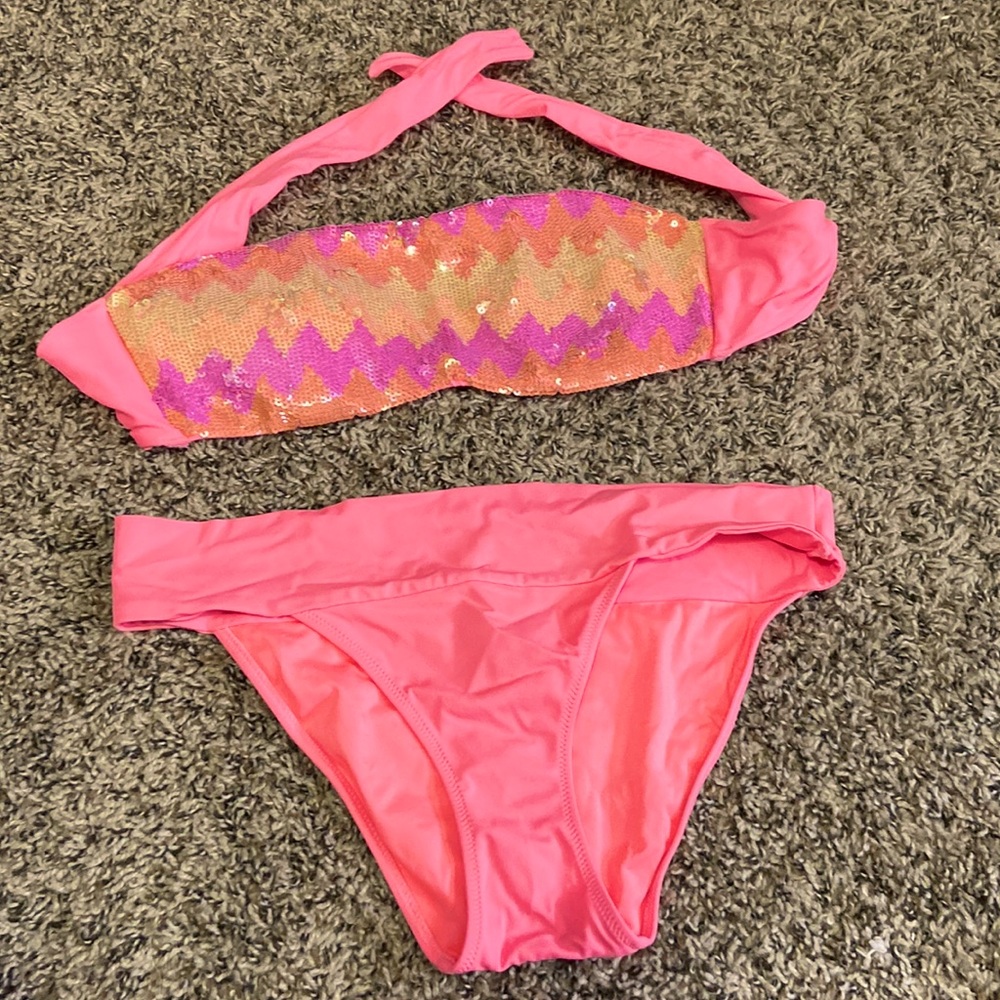 Victoria’s Secret bikini
